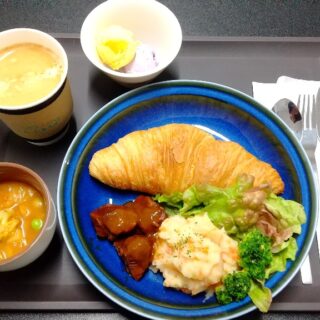 28_ヒュッツポットクロワッサンサンドあんさんぶるセット