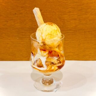 53_タルトタタンのパフェ